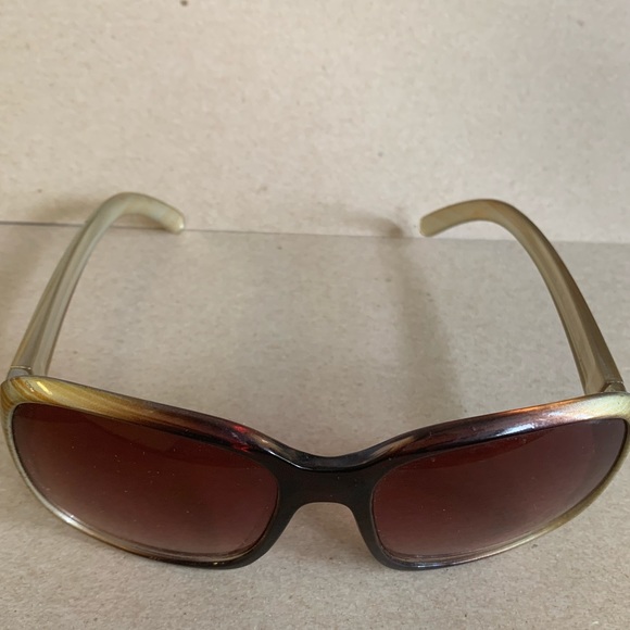 Sunglasses - Picture 2 of 3